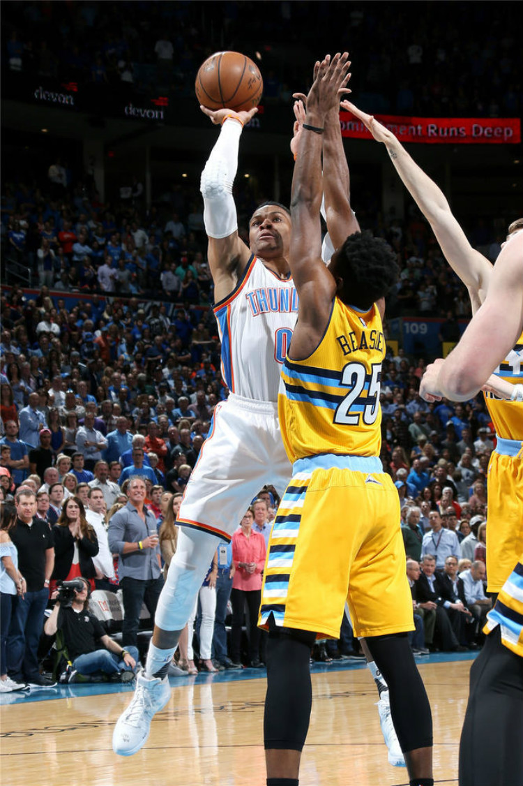 当球迷们提 当球迷们提