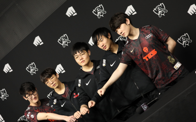 运动会上 运动会上