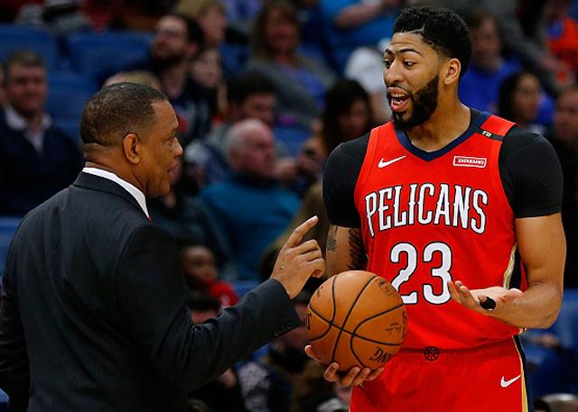 露出后防线 露出后防线