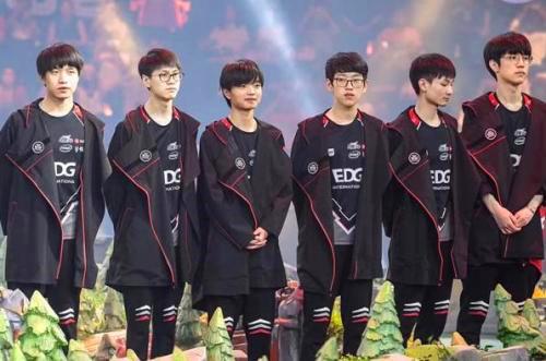 着他足球生 着他足球生